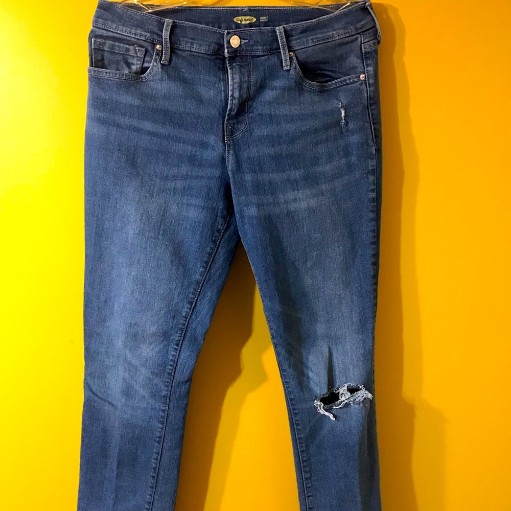 ☀️OLD NAVY☀️ Distressed  Jeans